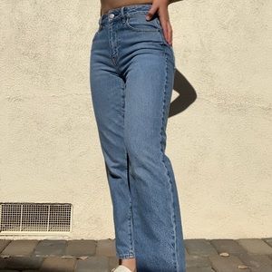 SOLD PACSUN Medium Wash High Waisted Mom Jeans 💙